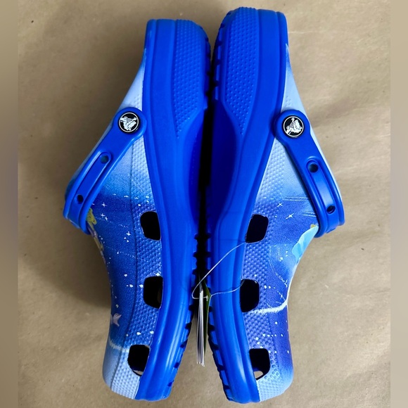 NWT Crocs Disney Parks Peter Pan Blue Classic Clogs - Picture 6 of 9